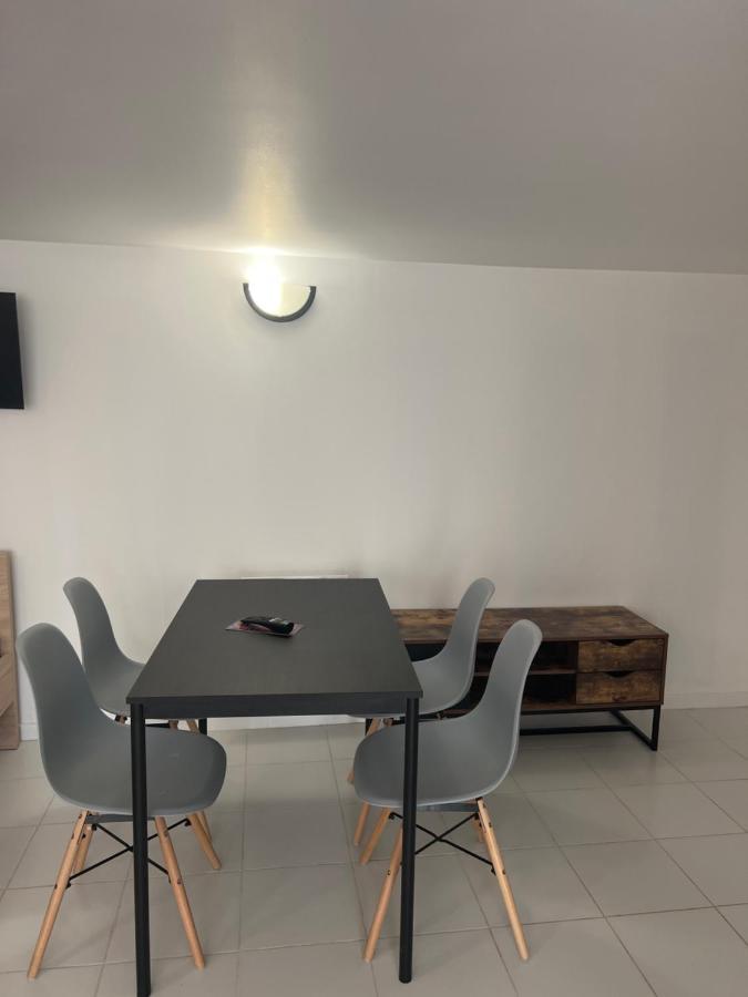 Chaudari Guest House Palaiseau Exterior photo